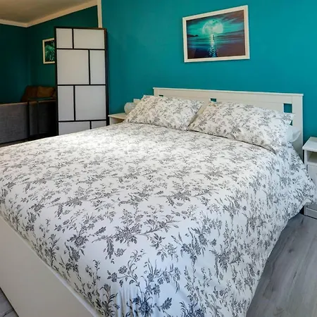 بيت ضيافة Scenario